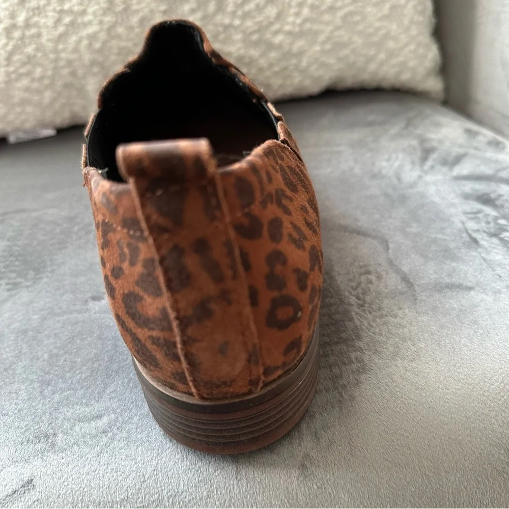 Clarks Collection Trish Bell Leopard Print Shootie Womens Slip-On Size 9.5